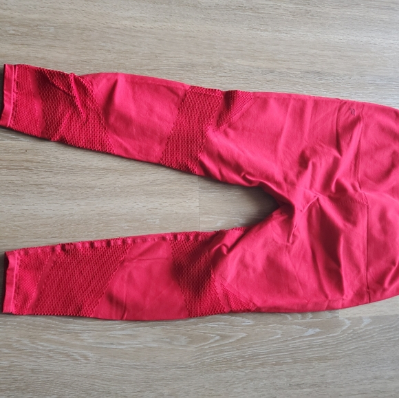 Fabletics red leggings - Picture 2 of 3
